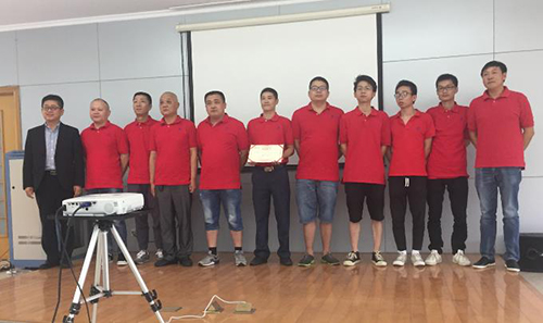 博革咨詢金總頒發“精益星級機臺獎”