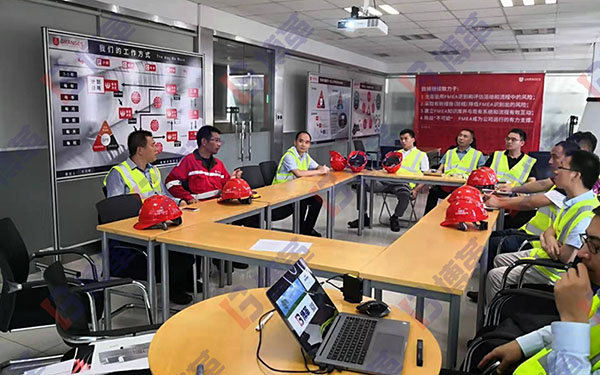 中天科技TPM項(xiàng)目組成員上海考察現(xiàn)場(chǎng) 中天科技TPM項(xiàng)目組成員上海考察現(xiàn)場(chǎng)