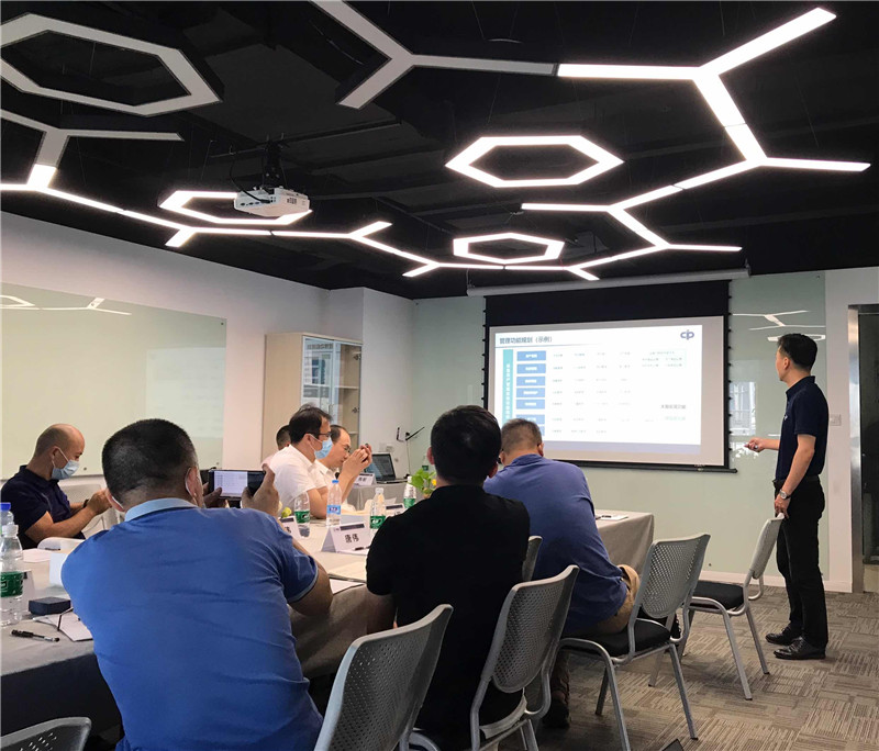 蔣軍先生對“設(shè)備管理信息化”進行了分享 蔣軍先生對“設(shè)備管理信息化”進行了分享